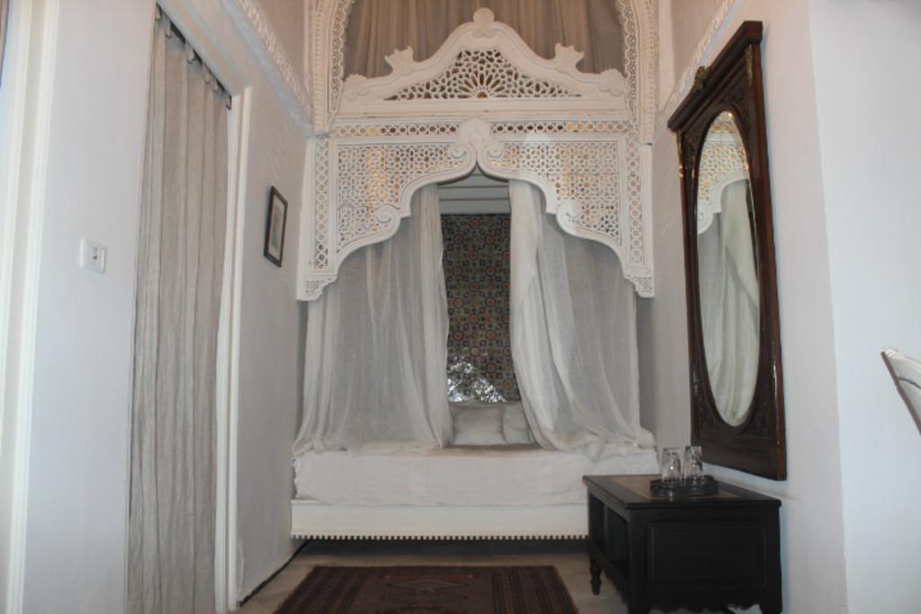 Dar Ben Gacem Hotel Tunes Exterior foto